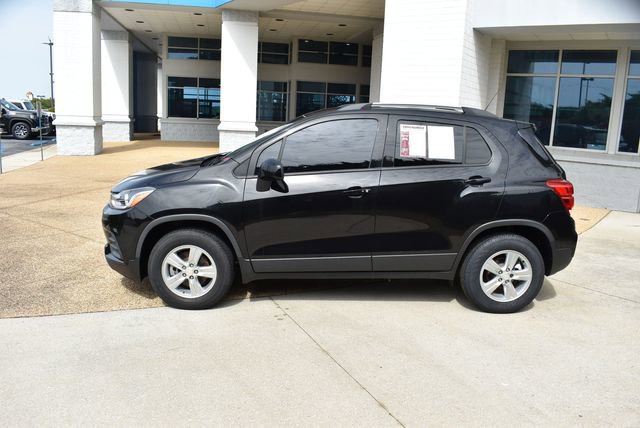 Used 2022 Chevrolet Trax LT w/ LT Convenience Package AWD/4WD image 6