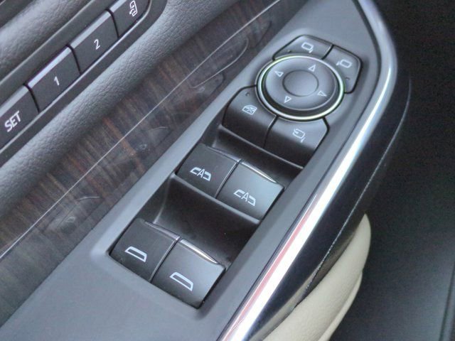 Used 2024 Cadillac XT4 Premium Luxury FWD image 23