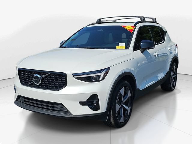 Used 2025 Volvo XC40 B5 Plus w/ Protection Package Premier AWD/4WD image 7