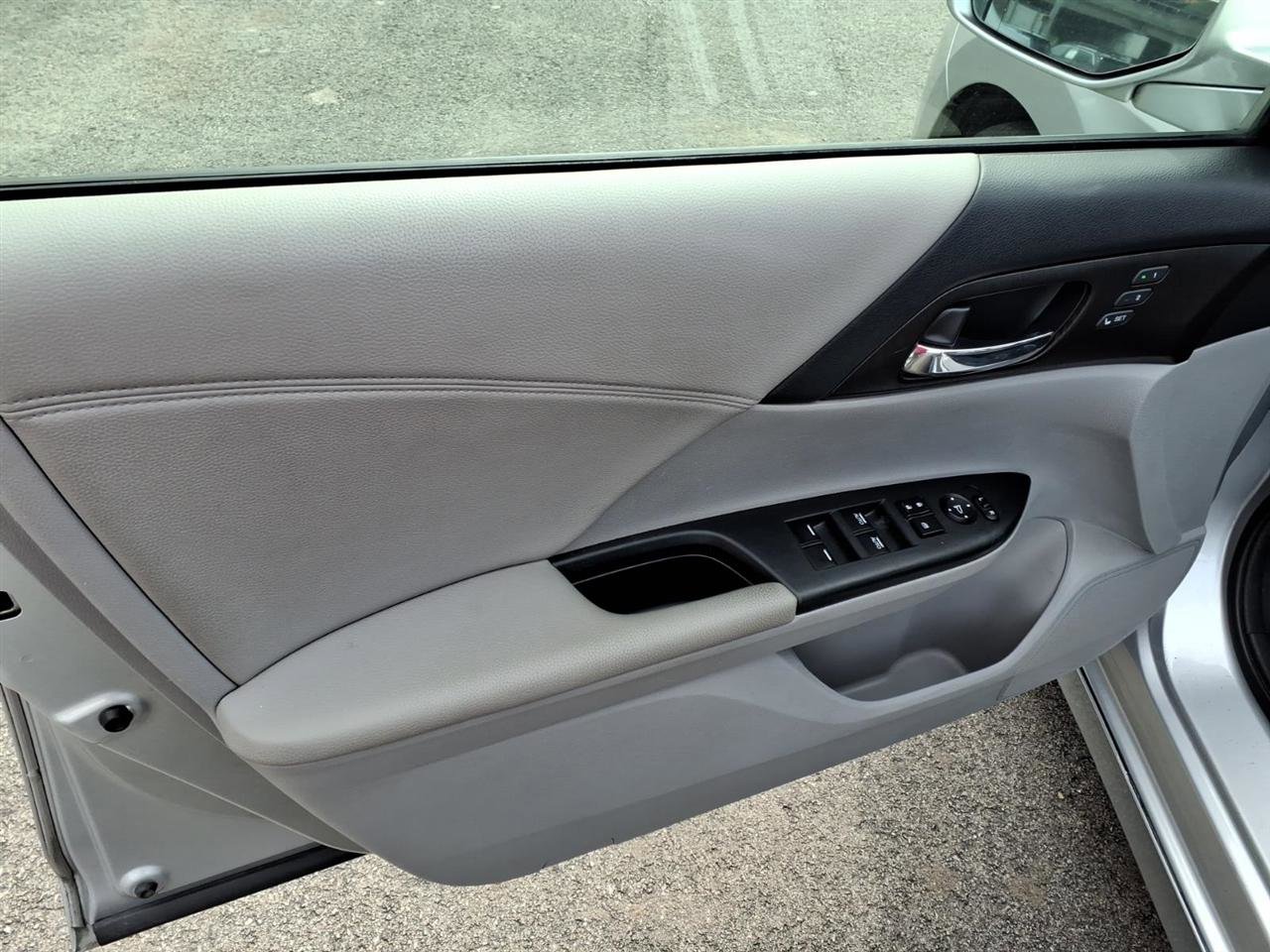 Used 2013 Honda Accord EX-L image 7