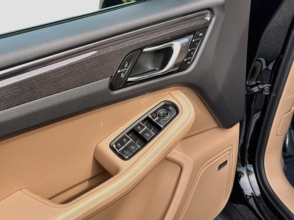 New 2026 Porsche Macan AWD/4WD image 20