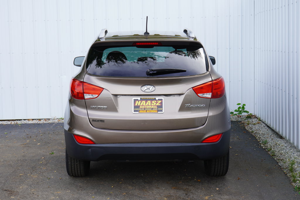 Used 2010 Hyundai Tucson GLS FWD image 5