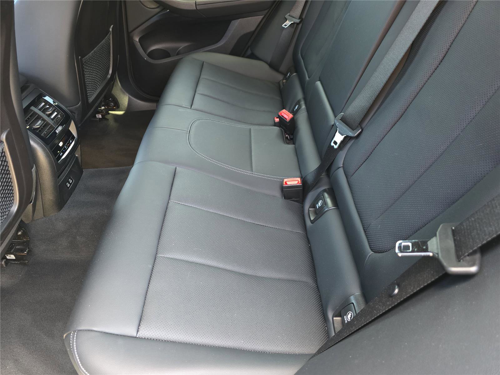 Used 2023 BMW X4 xDrive30i w/ Convenience Package image 13