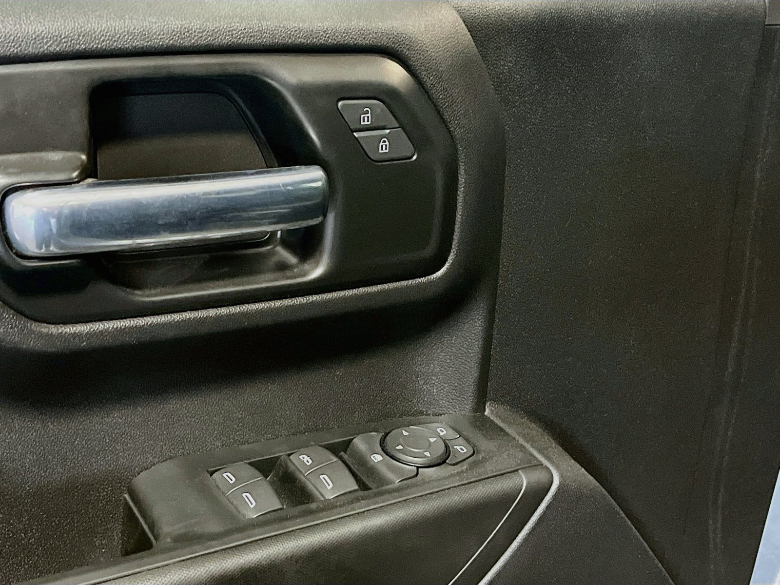 Used 2025 Chevrolet Silverado 1500 Custom AWD/4WD image 17