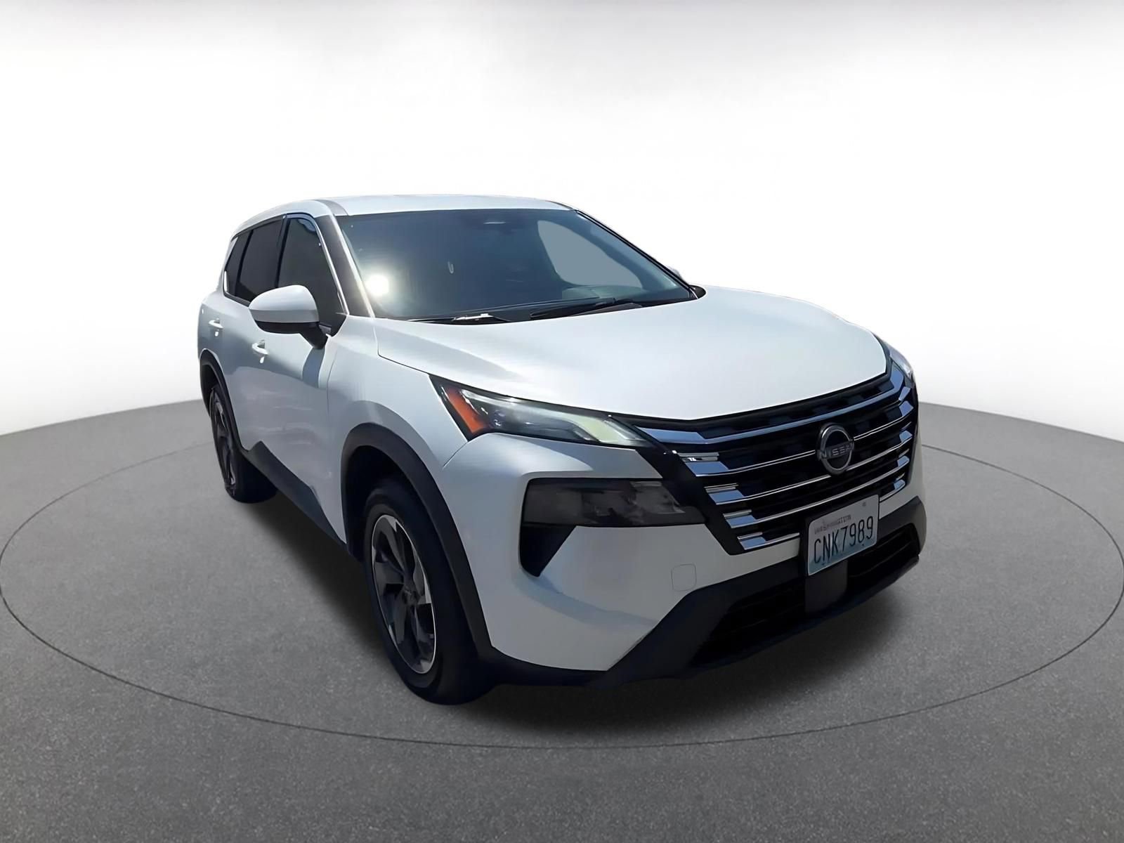 Used 2025 Nissan Rogue SV AWD/4WD image 3