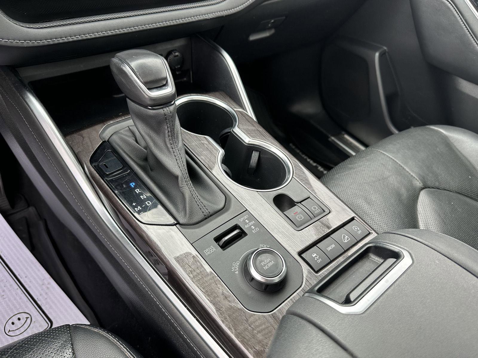 Used 2020 Toyota Highlander Platinum image 33