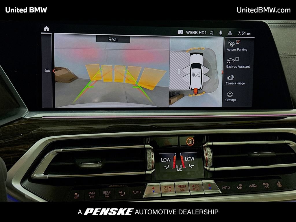 Used 2021 BMW X7 xDrive40i w/ M Sport Package AWD/4WD image 9