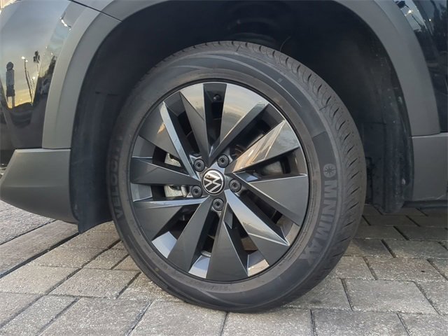 Certified 2024 Volkswagen Taos S image 30