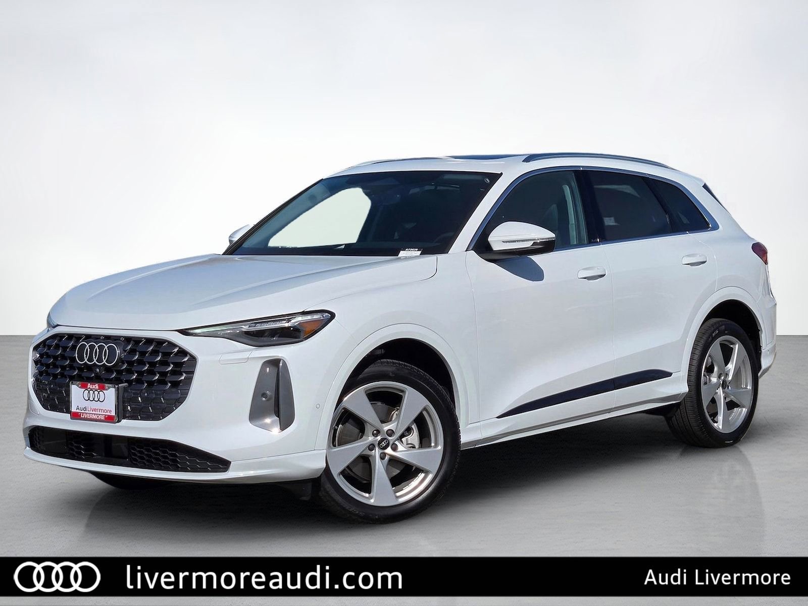 New 2025 Audi Q5 Premium Plus AWD/4WD image 1