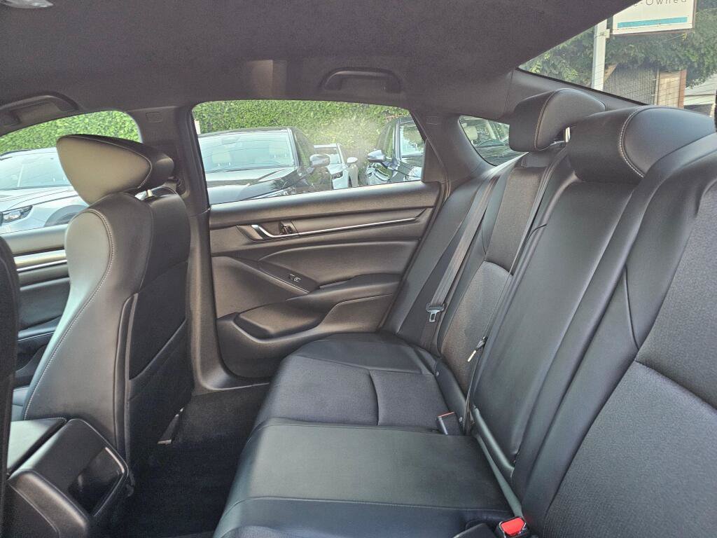 Used 2018 Honda Accord Sport image 19