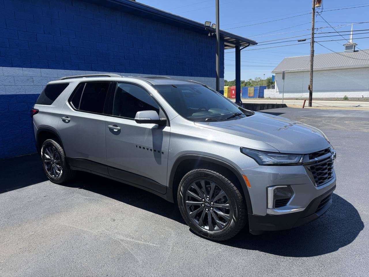 Used 2023 Chevrolet Traverse RS w/ LPO, Floor Liner Package AWD/4WD image 3