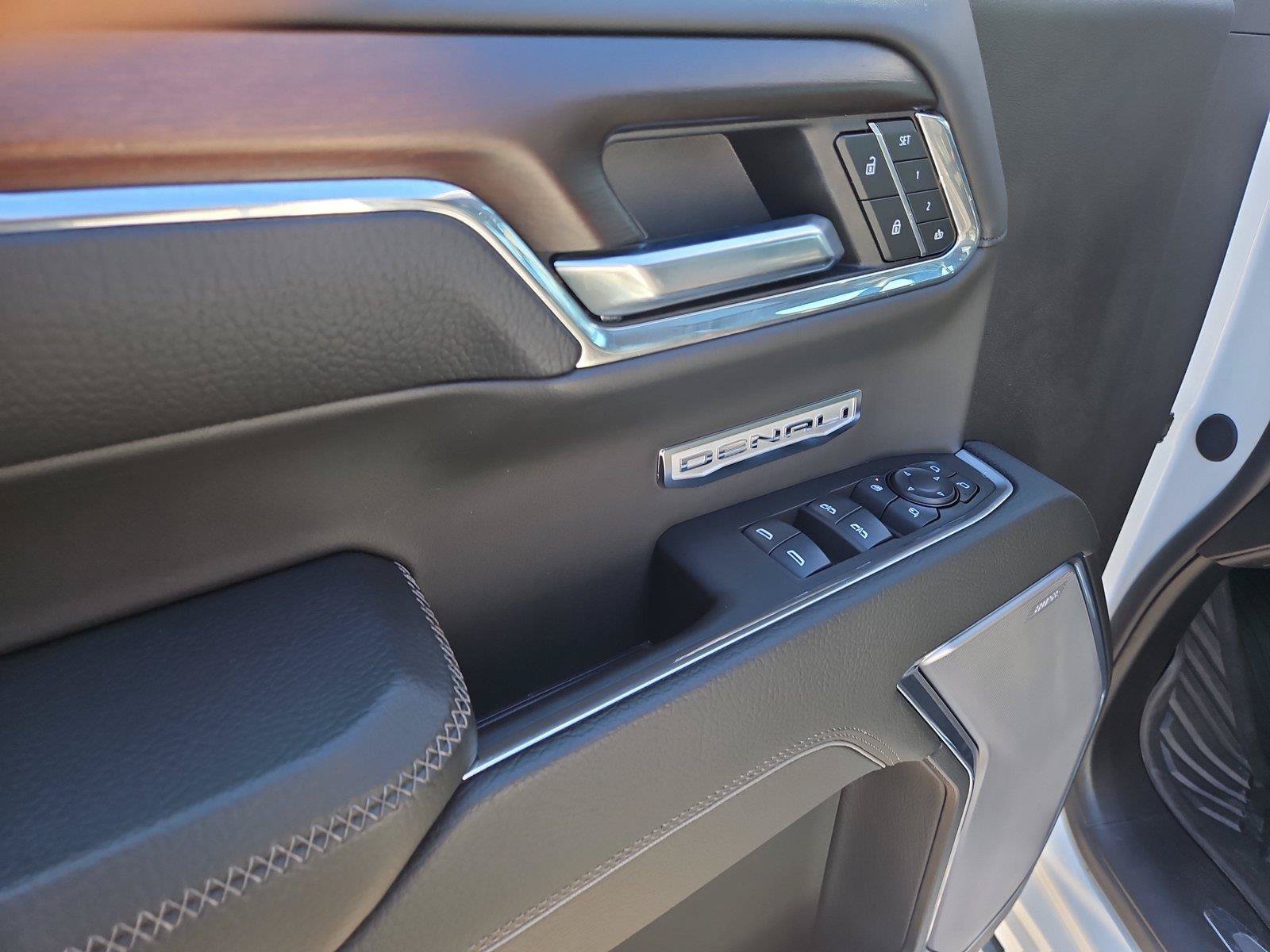 Used 2024 GMC Sierra 1500 Denali w/ Technology Package AWD/4WD image 19