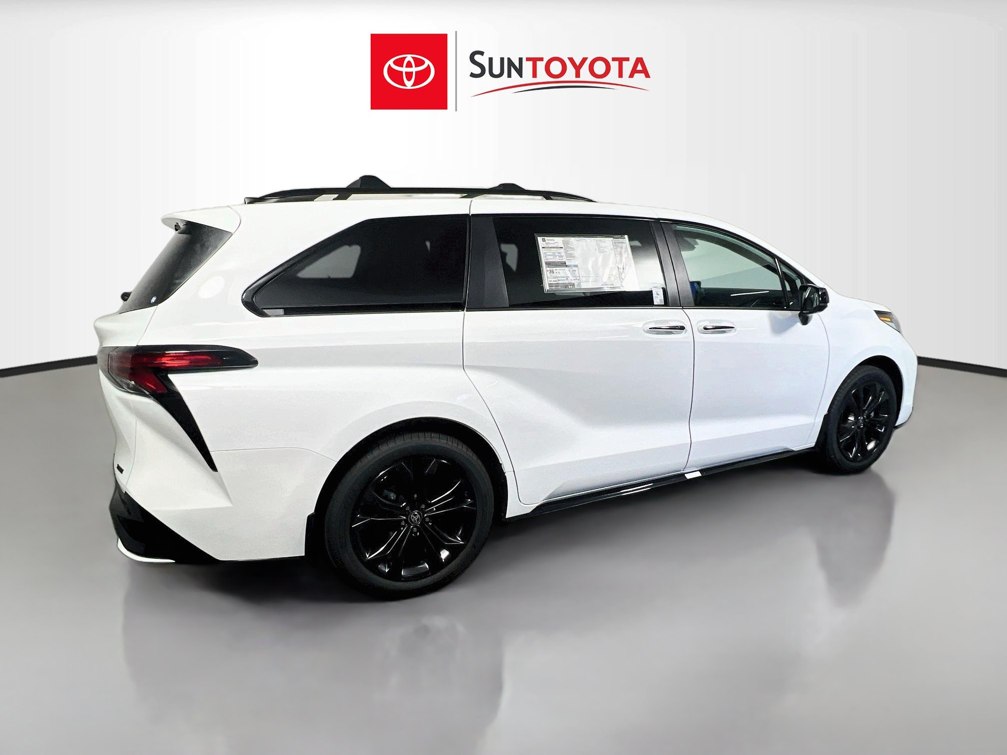 New 2026 Toyota Sienna XSE FWD image 4