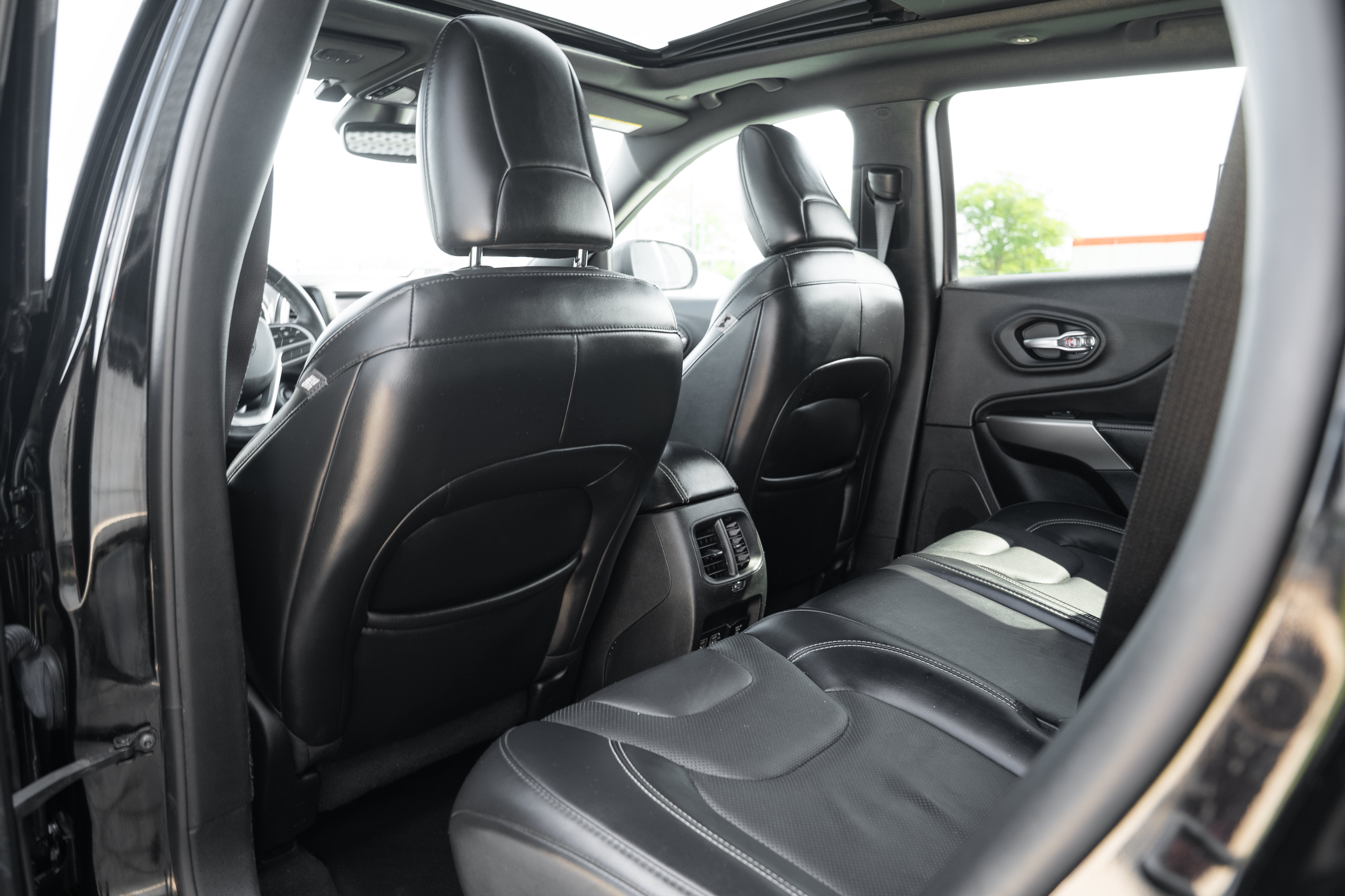 Used 2021 Jeep Cherokee Latitude Lux 80th Anniv w/ Quick Order Package 26U 80TH AWD/4WD image 20