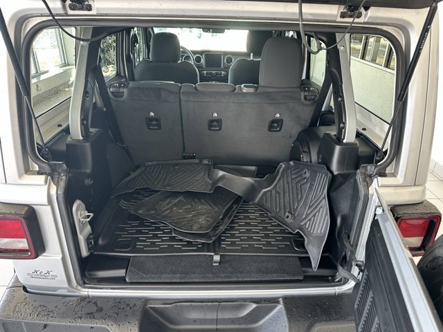 Used 2023 Jeep Wrangler Sahara w/ Cold Weather Group image 16