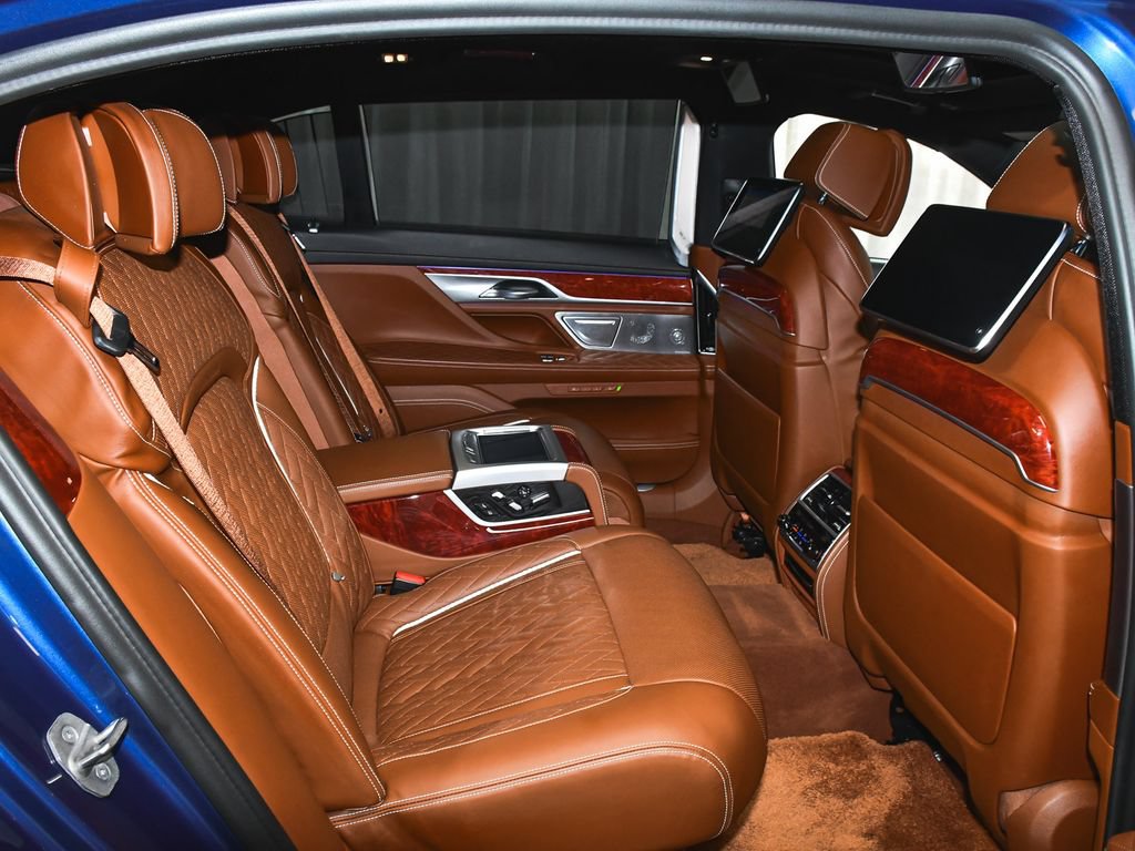 Used 2022 BMW ALPINA B7 xDrive w/ Luxury Rear Seating Package AWD/4WD image 81