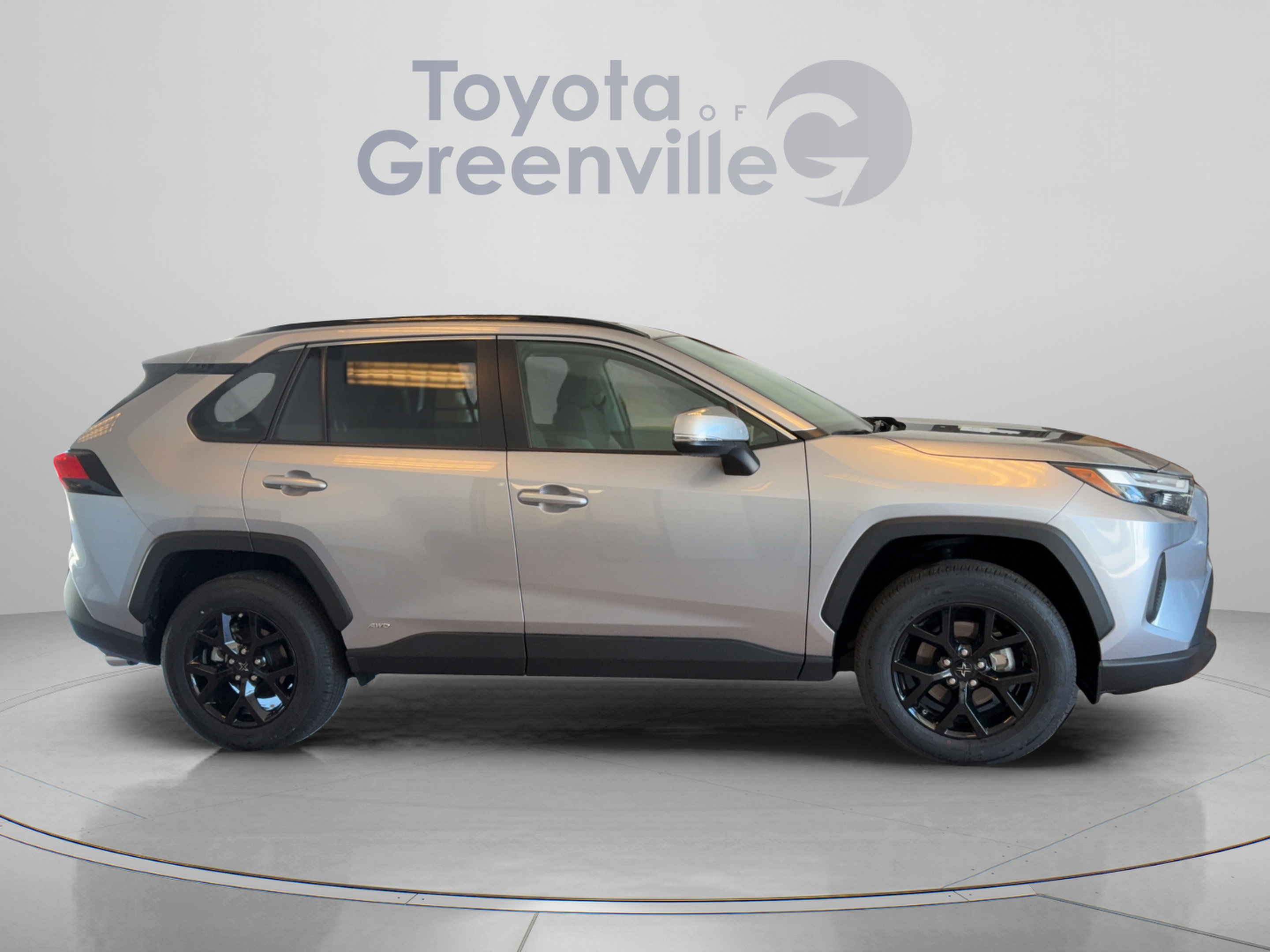Used 2025 Toyota RAV4 XLE w/ Convenience Package AWD/4WD image 7