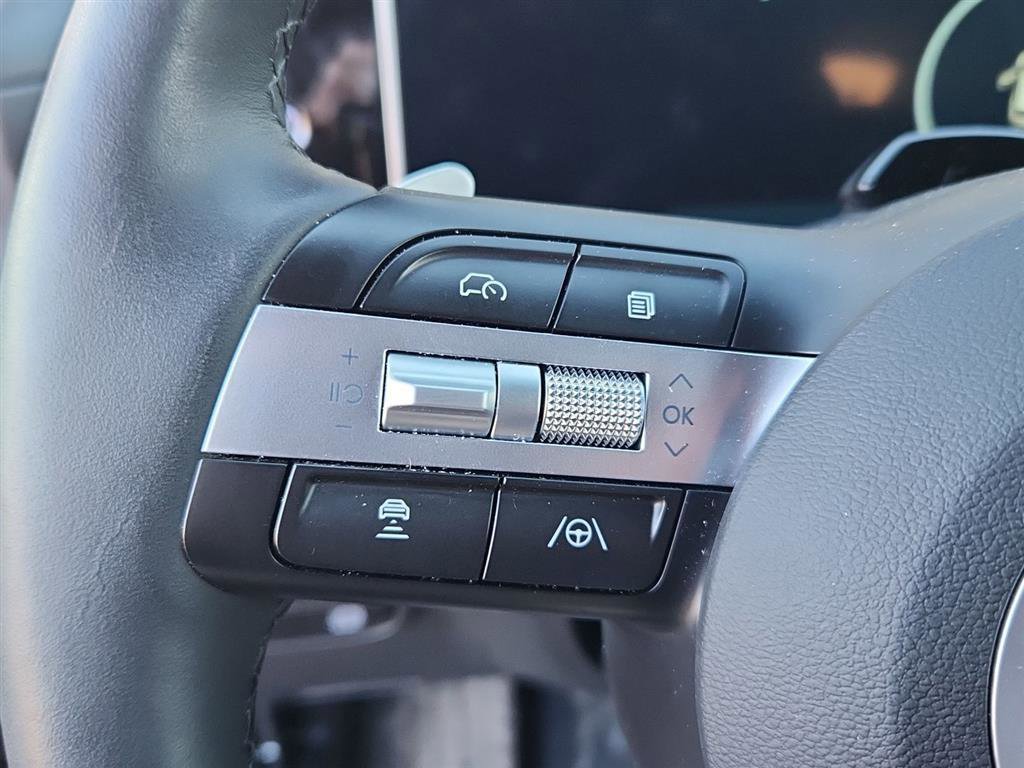 Used 2025 Hyundai Tucson Limited image 13