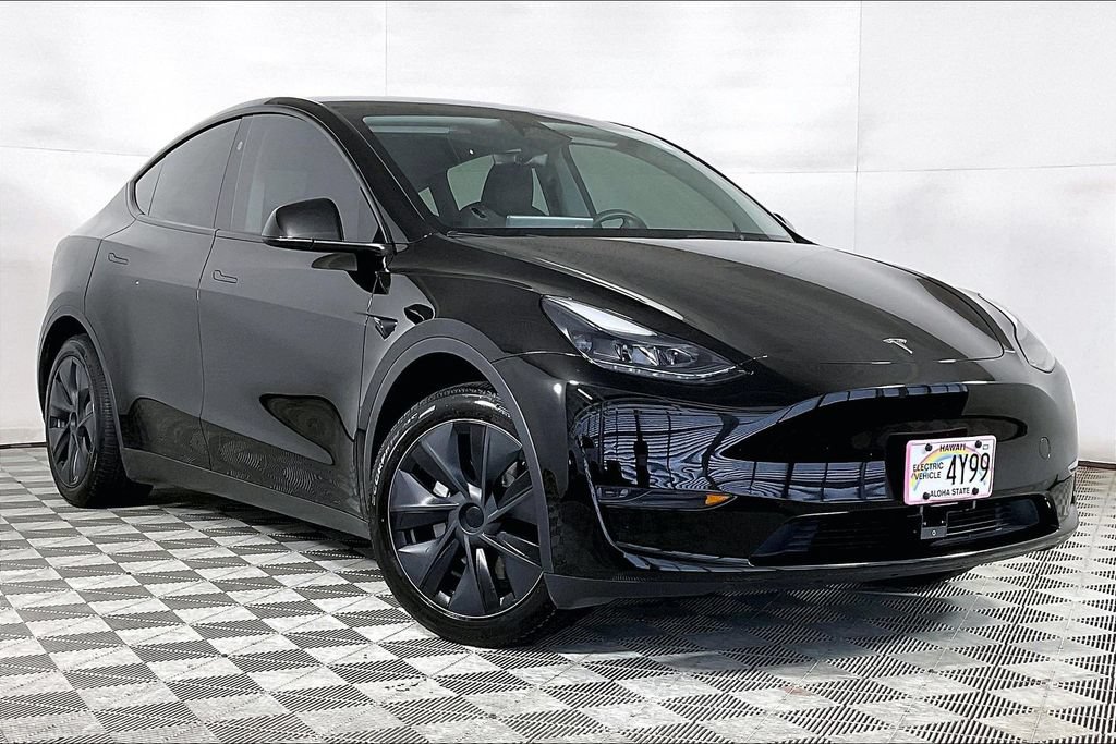 Used 2024 Tesla Model Y 2WD image 11
