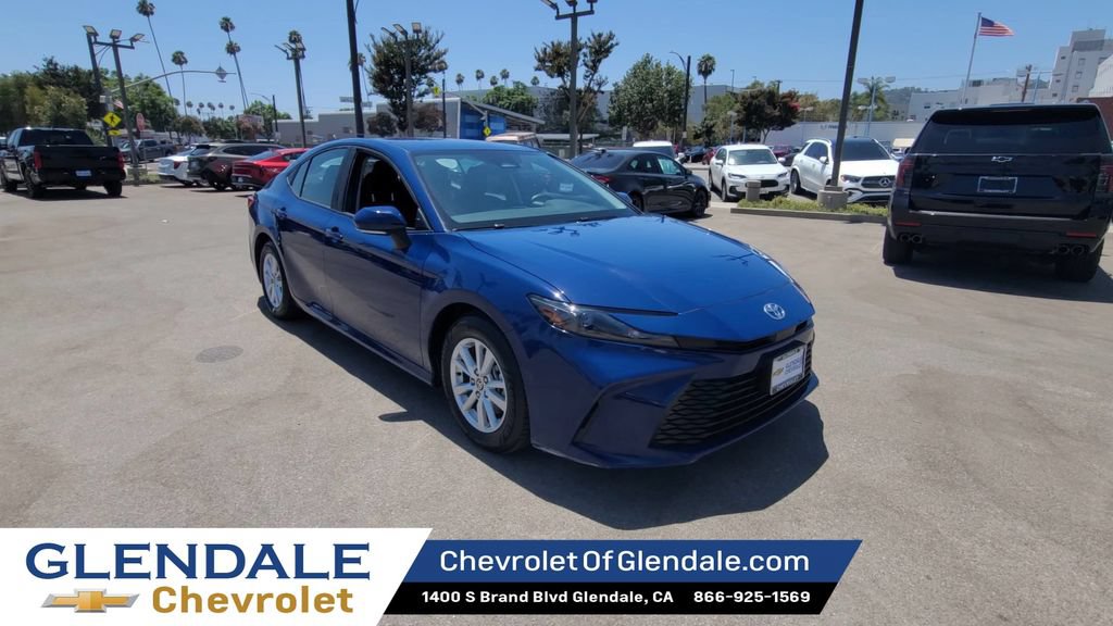 Used 2025 Toyota Camry LE FWD image 3