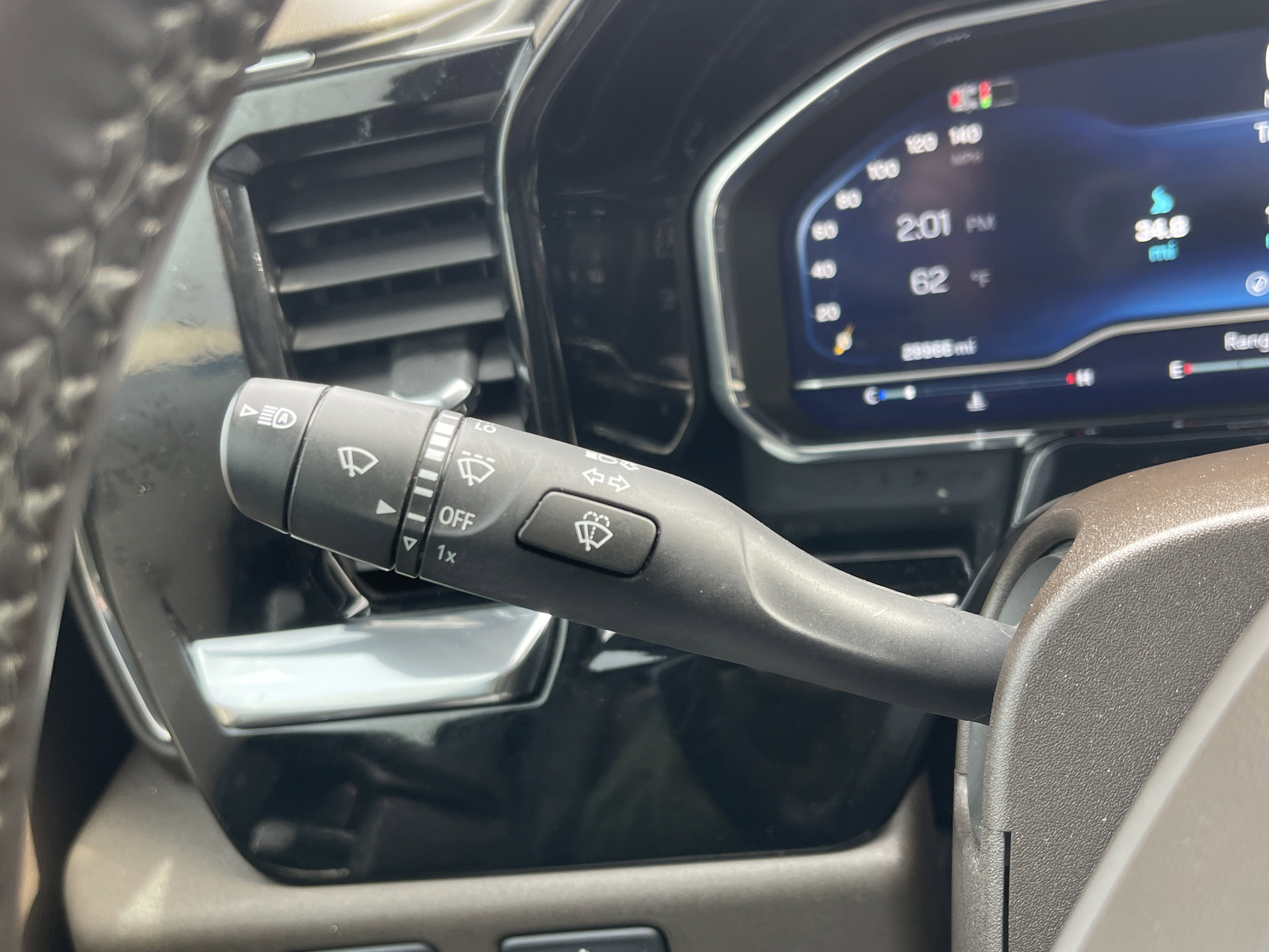 Used 2025 Chevrolet Silverado 1500 LT image 21