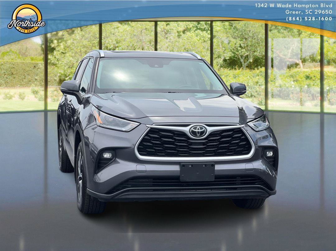 Used 2021 Toyota Highlander XLE AWD/4WD image 7