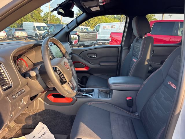 Used 2022 Nissan Frontier PRO-4X AWD/4WD image 6