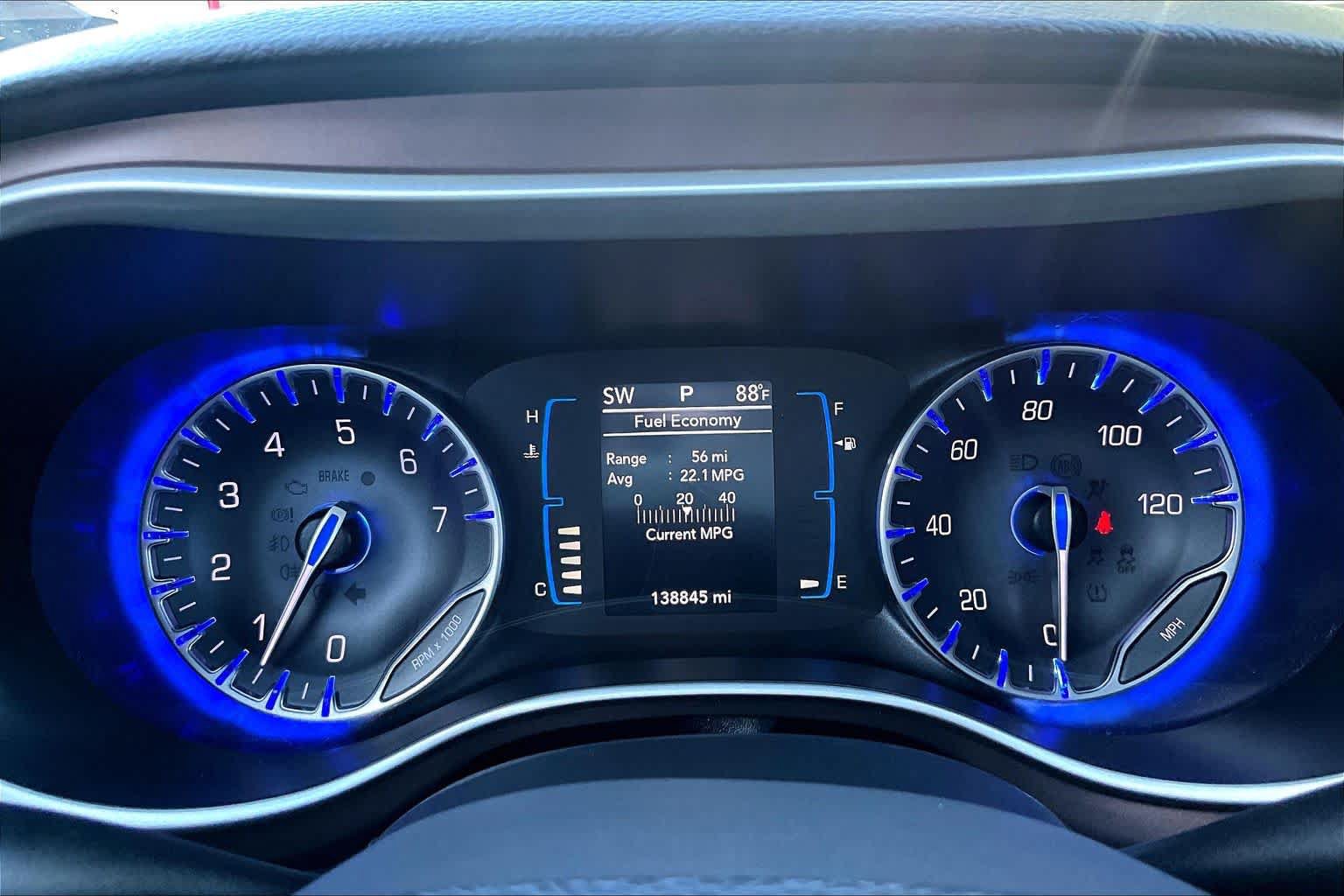 Used 2017 Chrysler Pacifica Touring-L FWD image 25