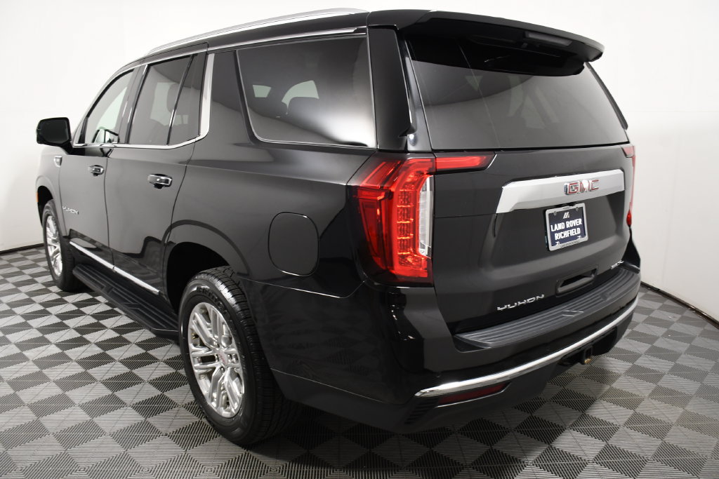 Used 2021 GMC Yukon SLT w/ SLT Premium Package AWD/4WD image 4