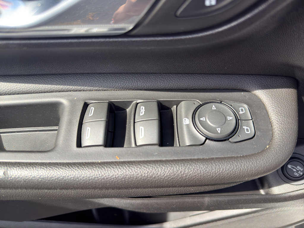 Used 2023 GMC Terrain SLT w/ LPO, Floor Liner Package image 29