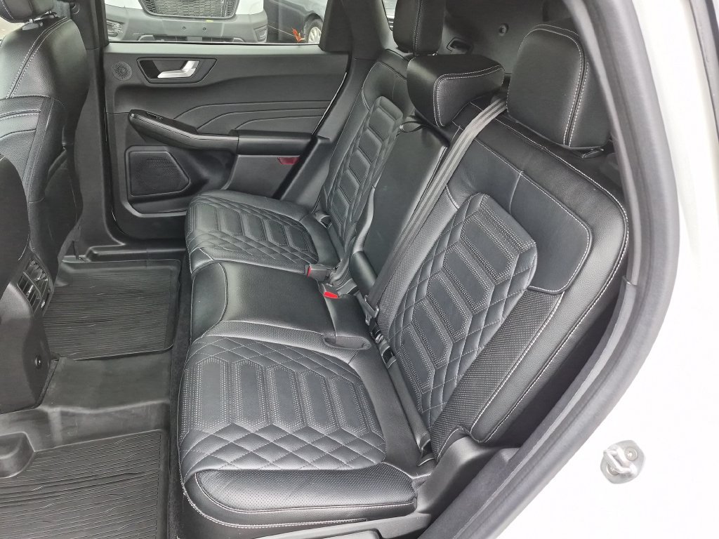 Certified 2023 Ford Escape SE w/ PHEV Premium Package FWD image 32