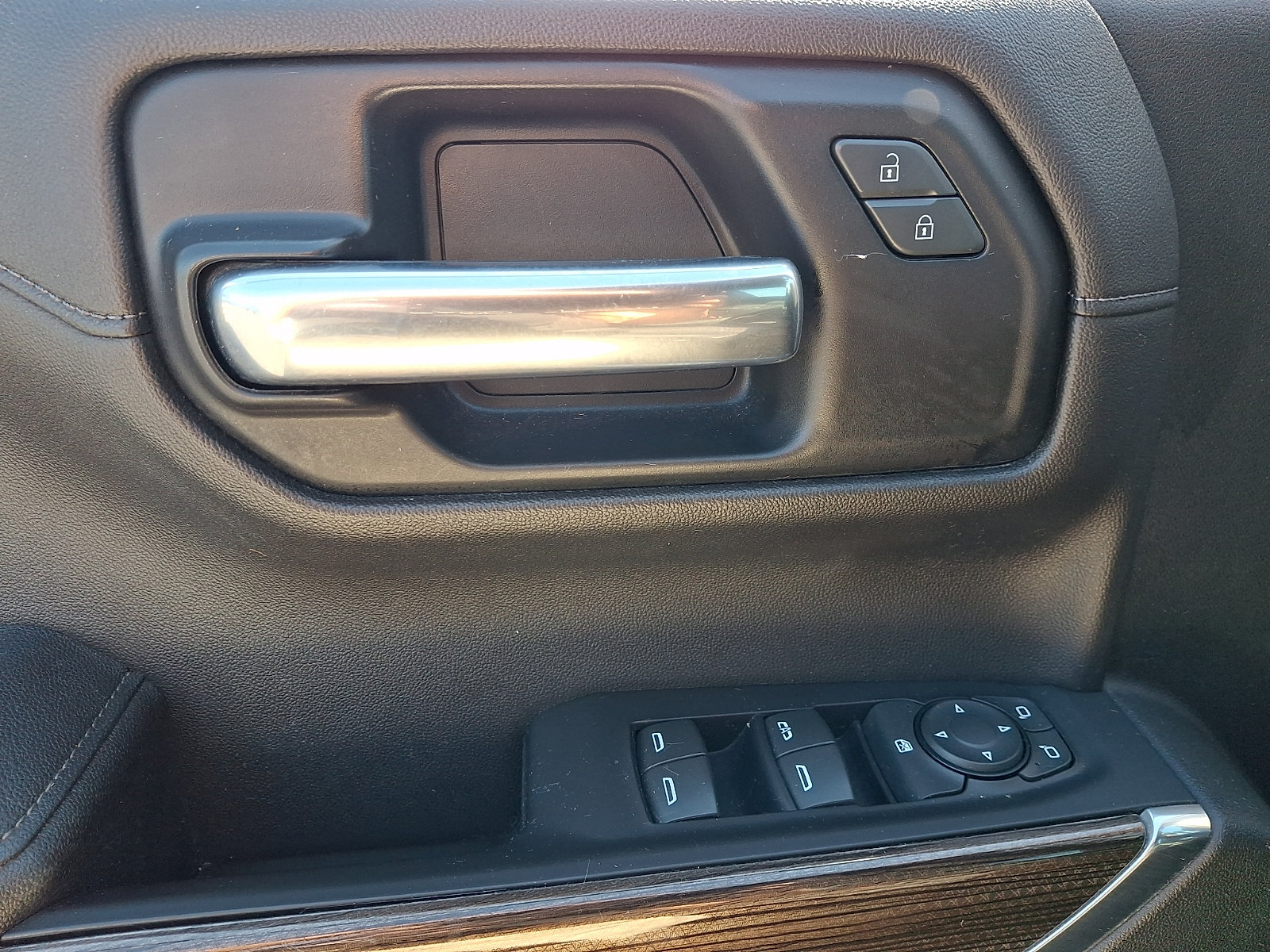 Certified 2019 Chevrolet Silverado 1500 LT w/ All-Star Edition AWD/4WD image 12
