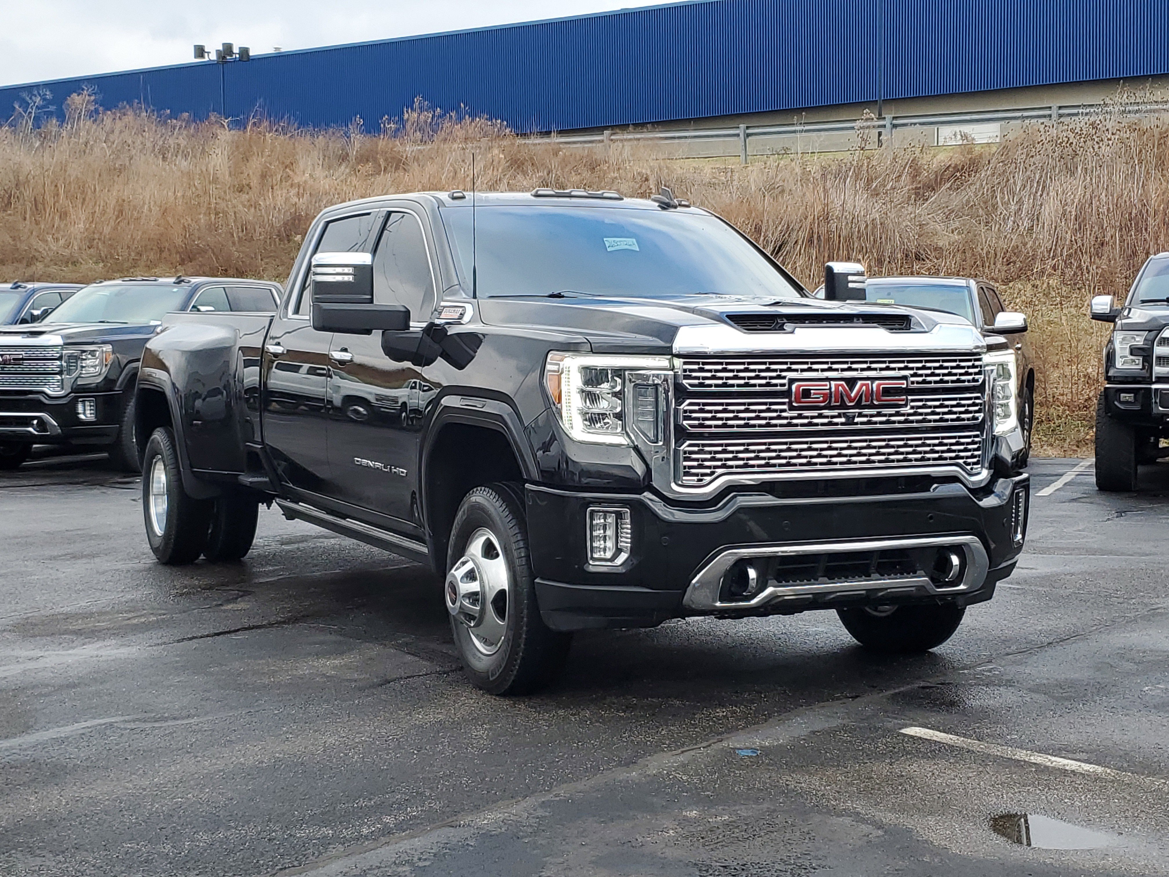 Used 2022 GMC Sierra 3500 Denali w/ Denali Ultimate Package image 1