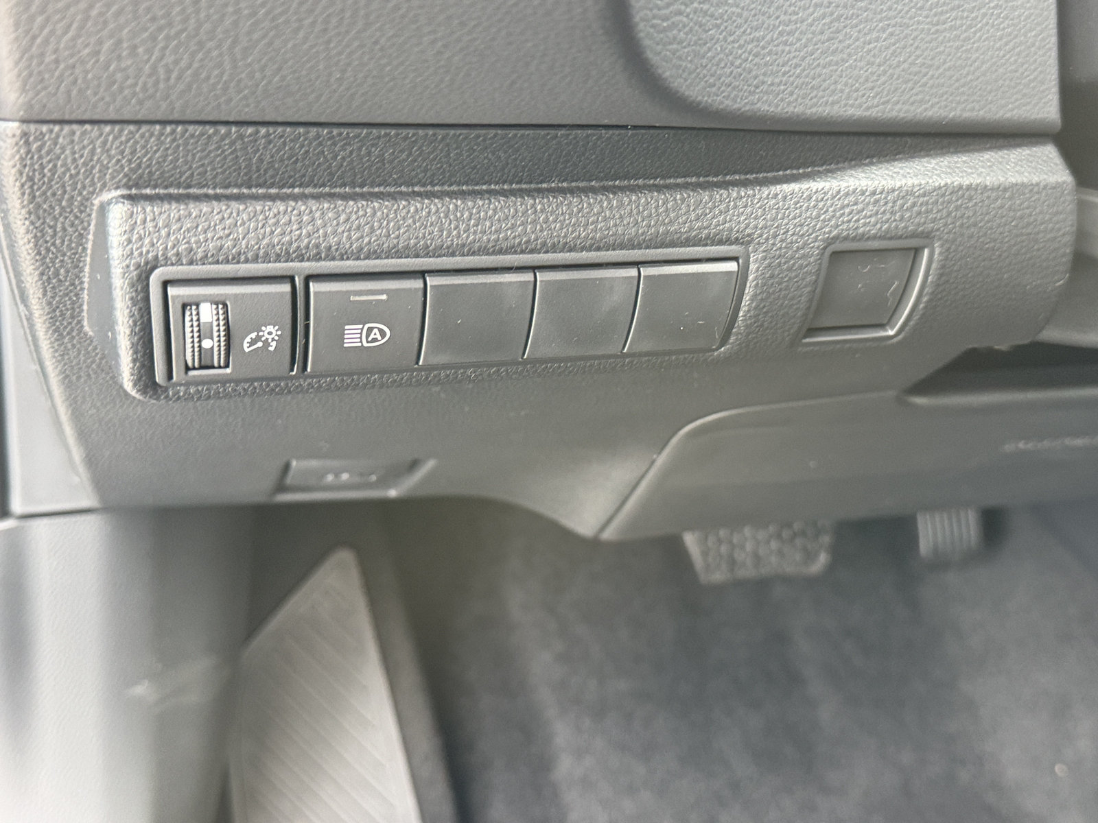 New 2027 Toyota Corolla LE FWD image 17