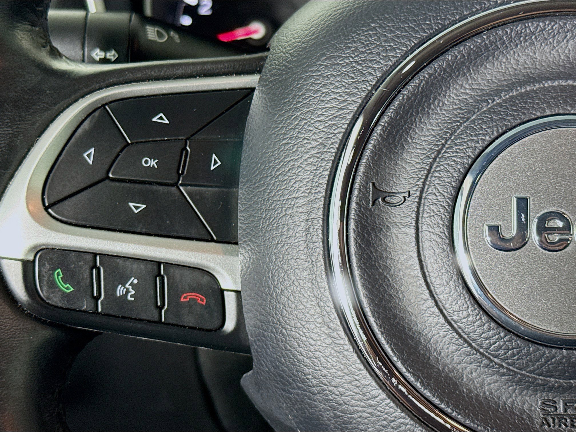 Used 2019 Jeep Compass Latitude FWD image 13