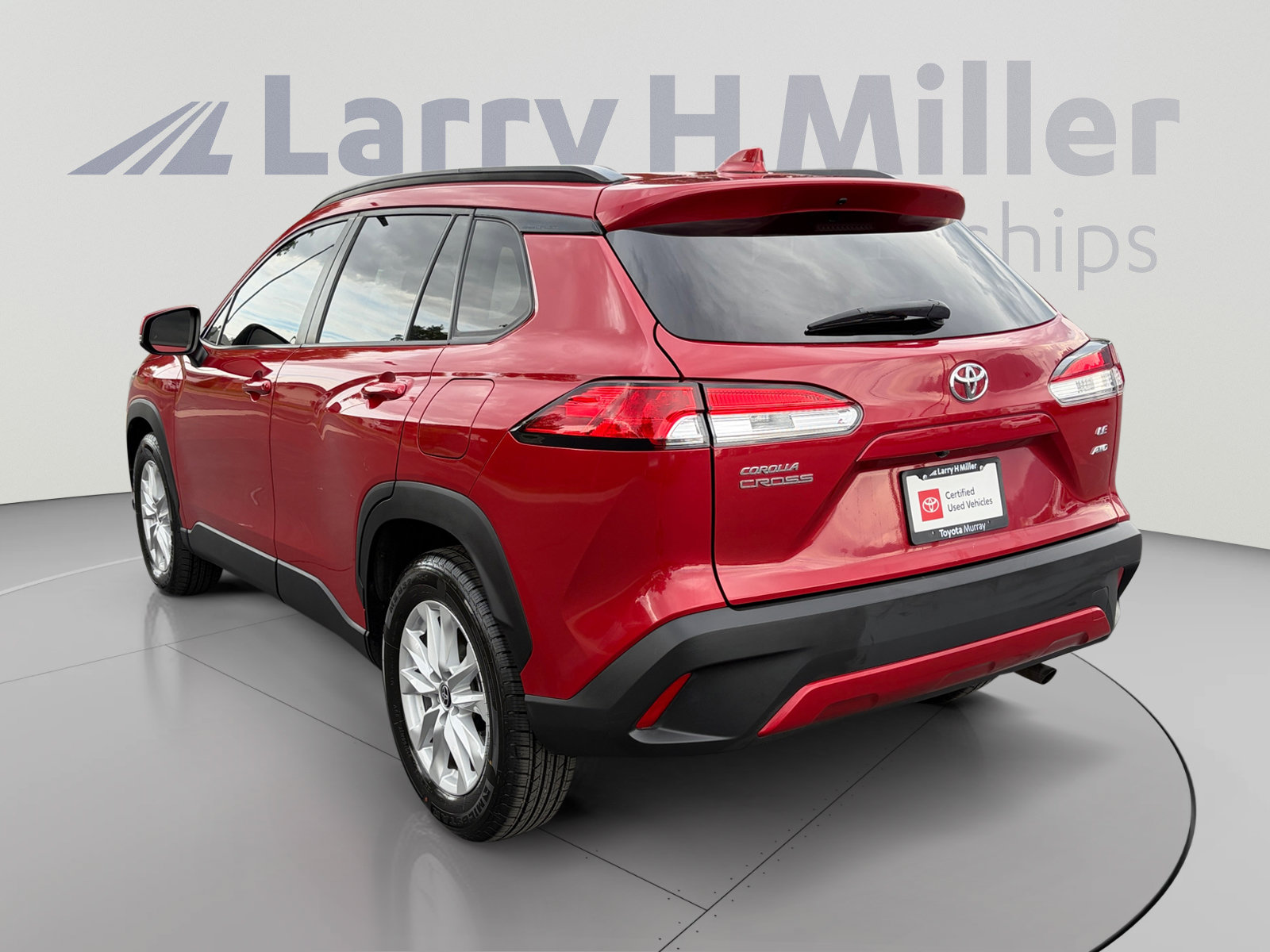 Used 2022 Toyota Corolla Cross LE w/ Moonroof Package AWD/4WD image 3