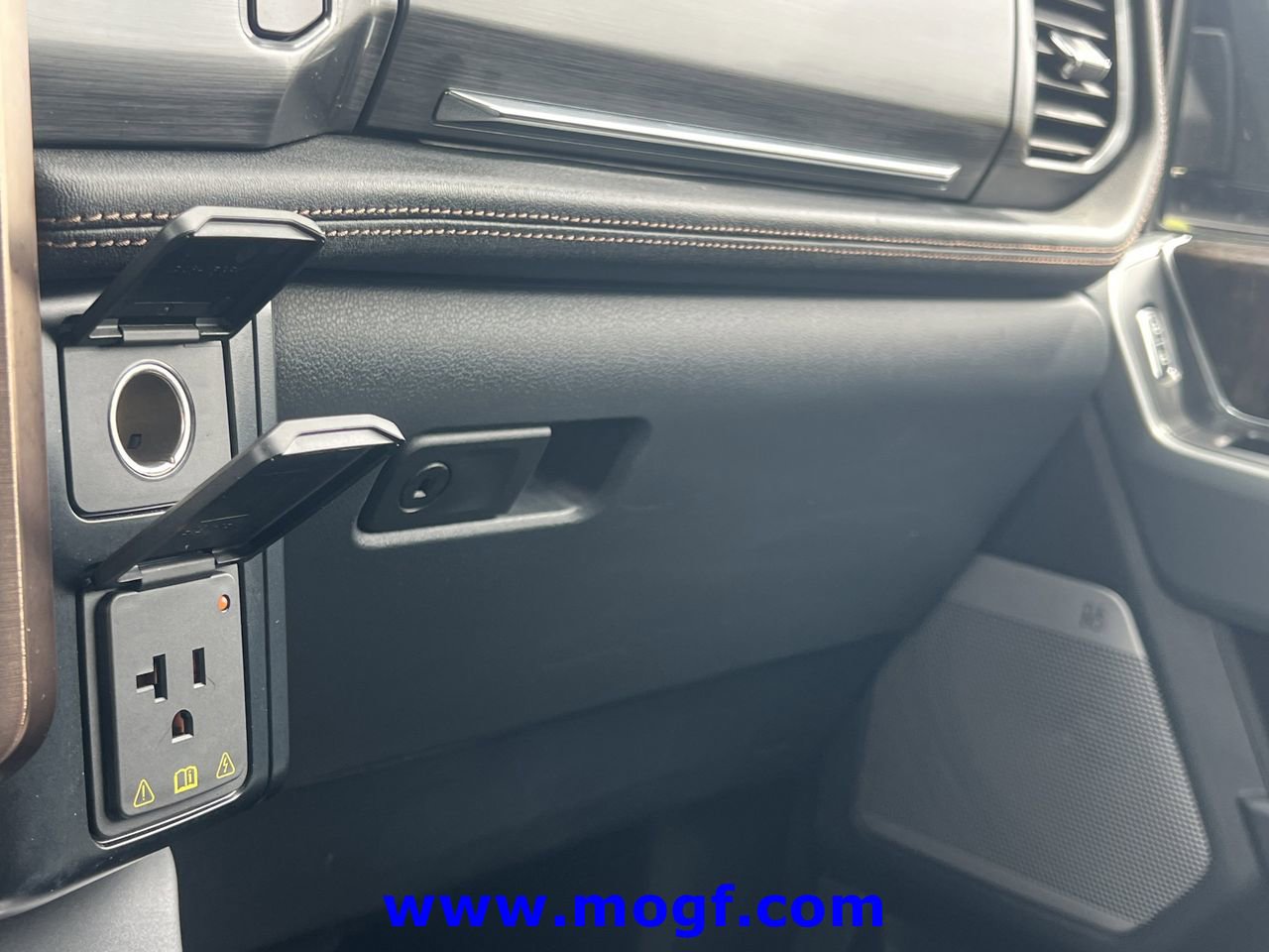 Certified 2023 Ford F150 Lightning Lariat w/ Equipment Group 511A High image 11