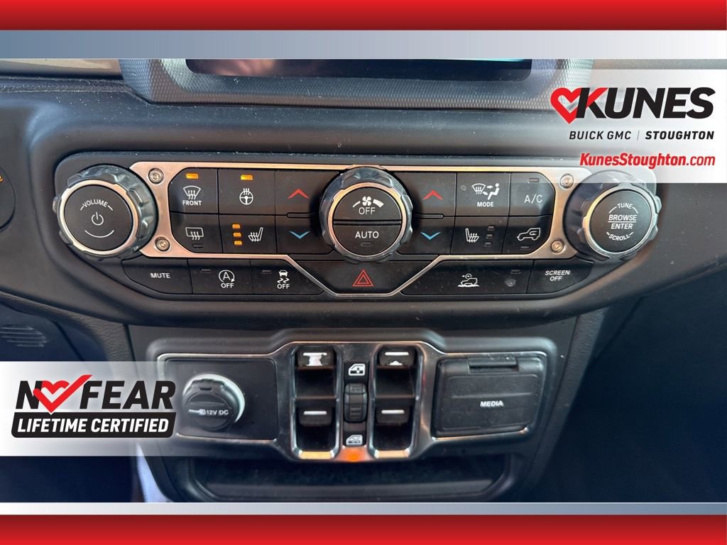 Used 2021 Jeep Wrangler Unlimited Sahara w/ Uconnect 4C Nav & Sound Group image 32