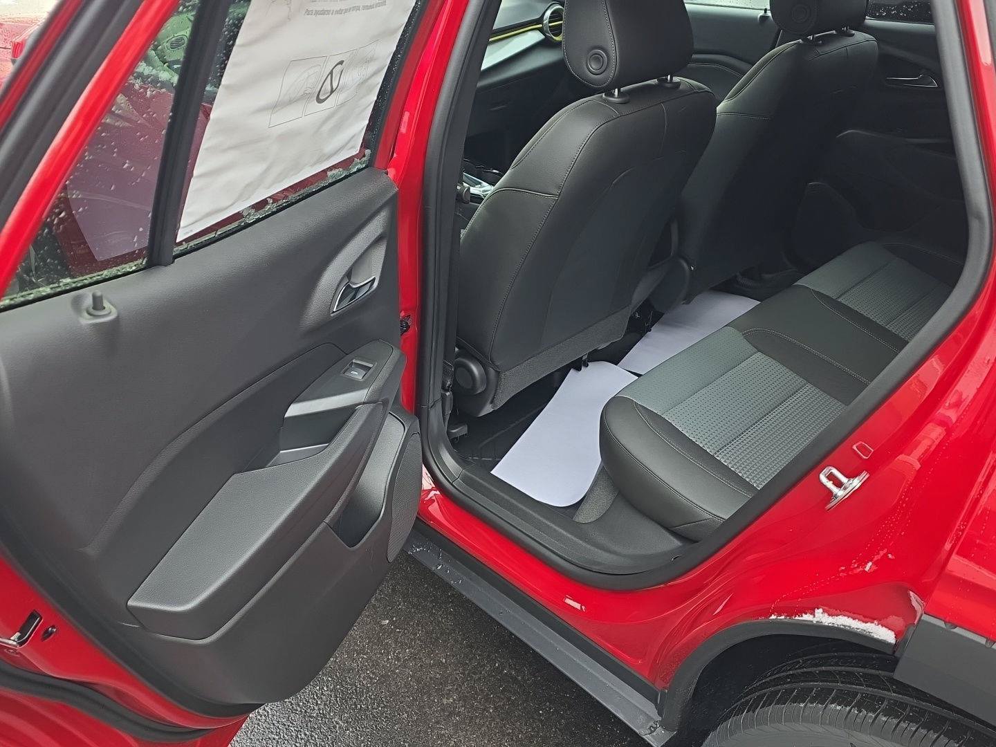 New 2026 Chevrolet Trax LT w/ Sunroof Package FWD image 16