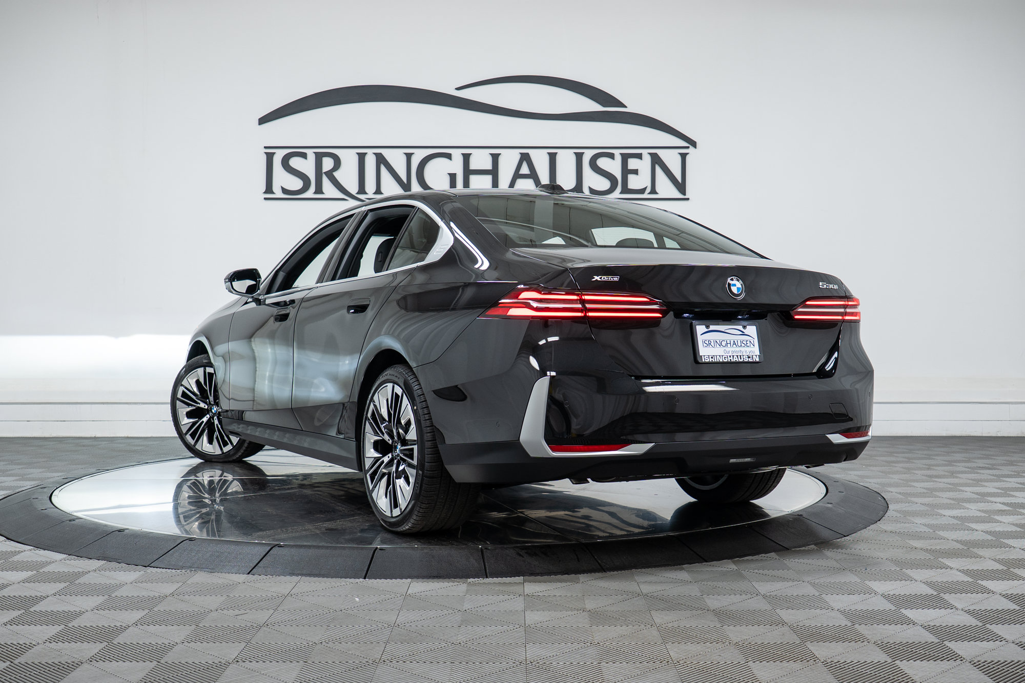 Used 2026 BMW 530i xDrive w/ Premium Package AWD/4WD image 28