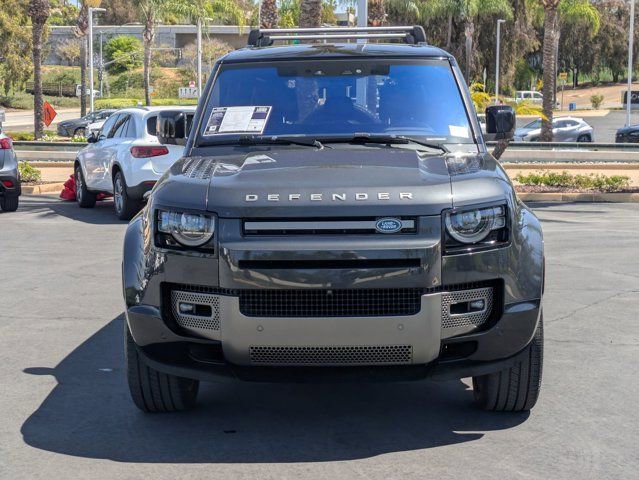 Used 2021 Land Rover Defender 110 X-Dynamic SE AWD/4WD image 2