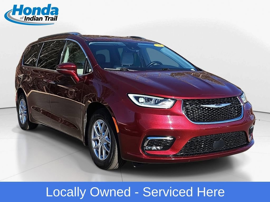 Used 2021 Chrysler Pacifica Touring-L image 3