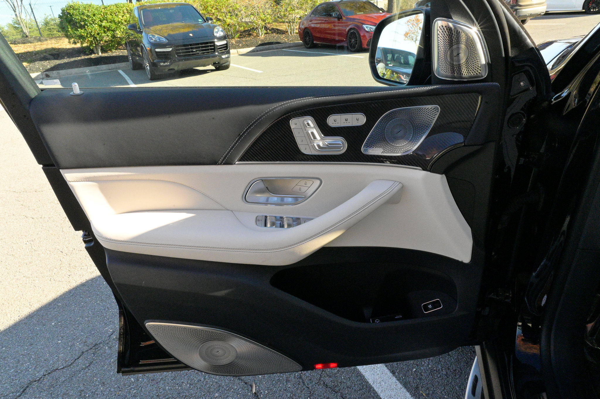 Used 2025 Mercedes-Benz GLS 63 AMG 4MATIC image 15