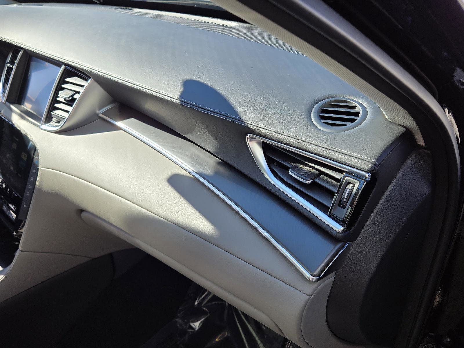 Certified 2025 INFINITI QX50 Luxe image 17