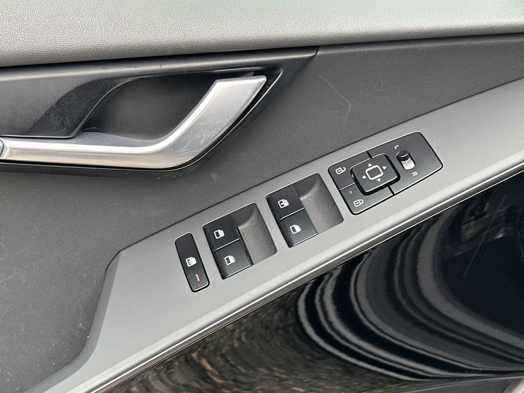 Certified 2023 Kia Niro Wind w/ Wind Preserve Package FWD image 21