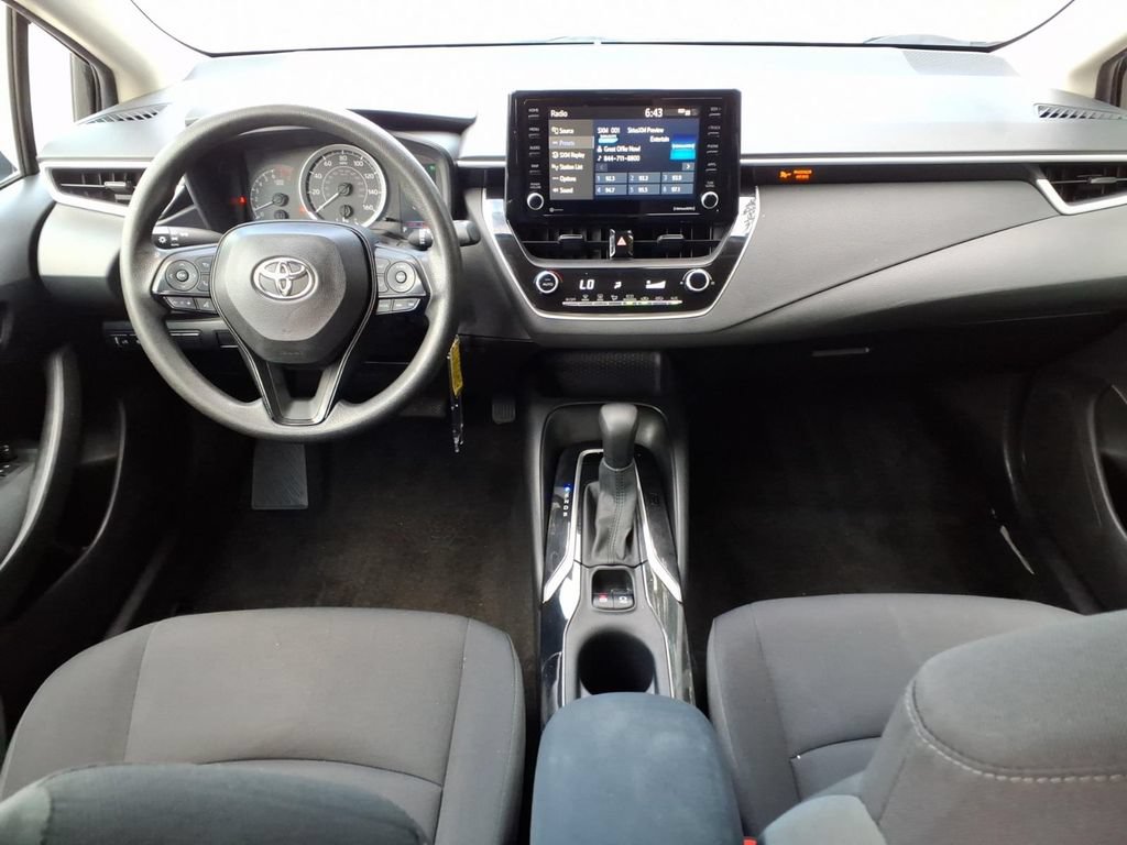 Used 2022 Toyota Corolla LE FWD image 16
