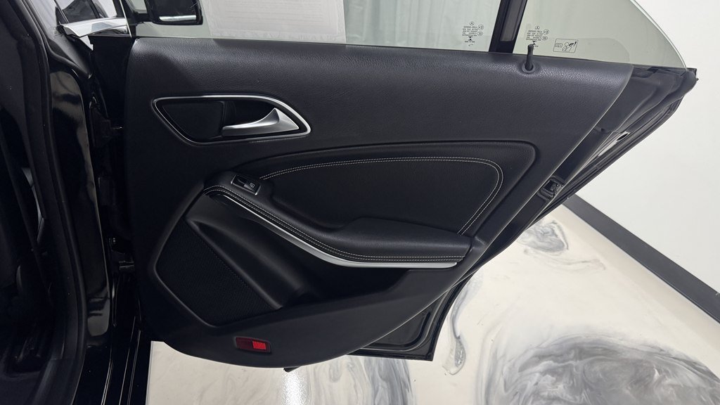 Used 2019 Mercedes-Benz CLA 250 4MATIC image 27