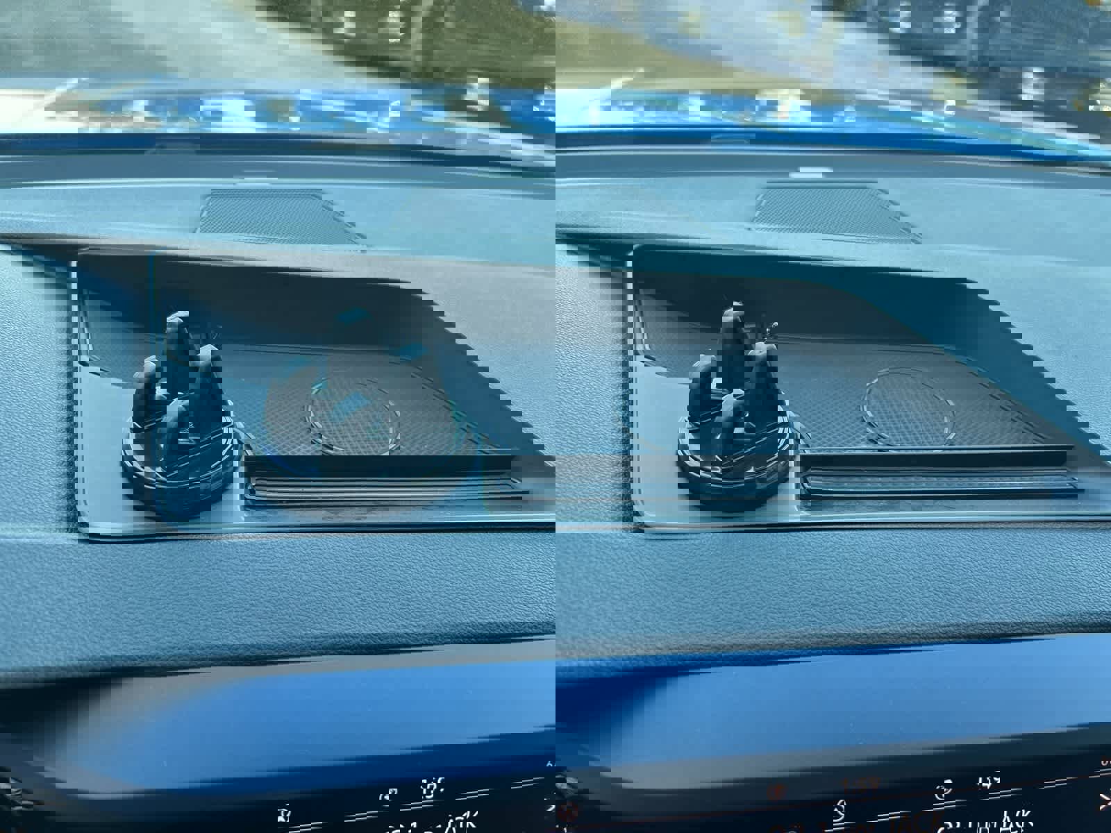 Used 2022 Volkswagen Taos SE image 34