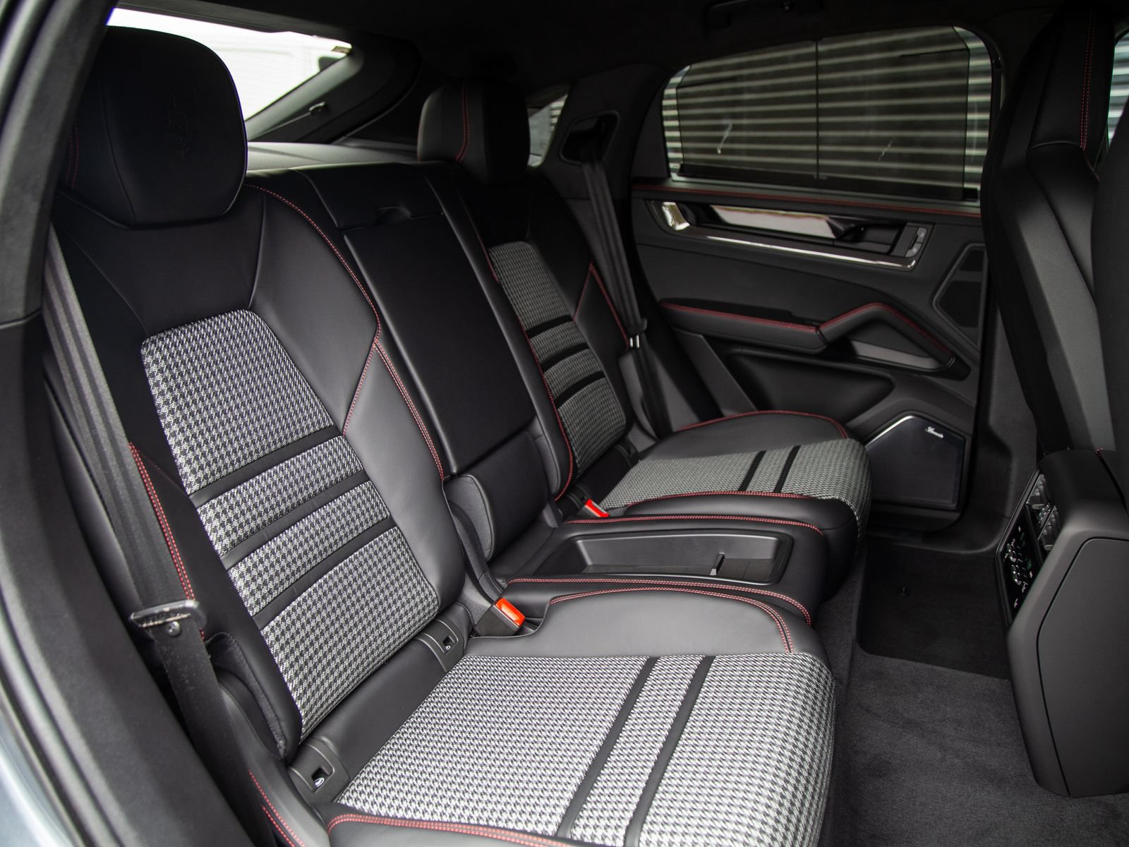 New 2026 Porsche Cayenne GTS AWD/4WD image 25