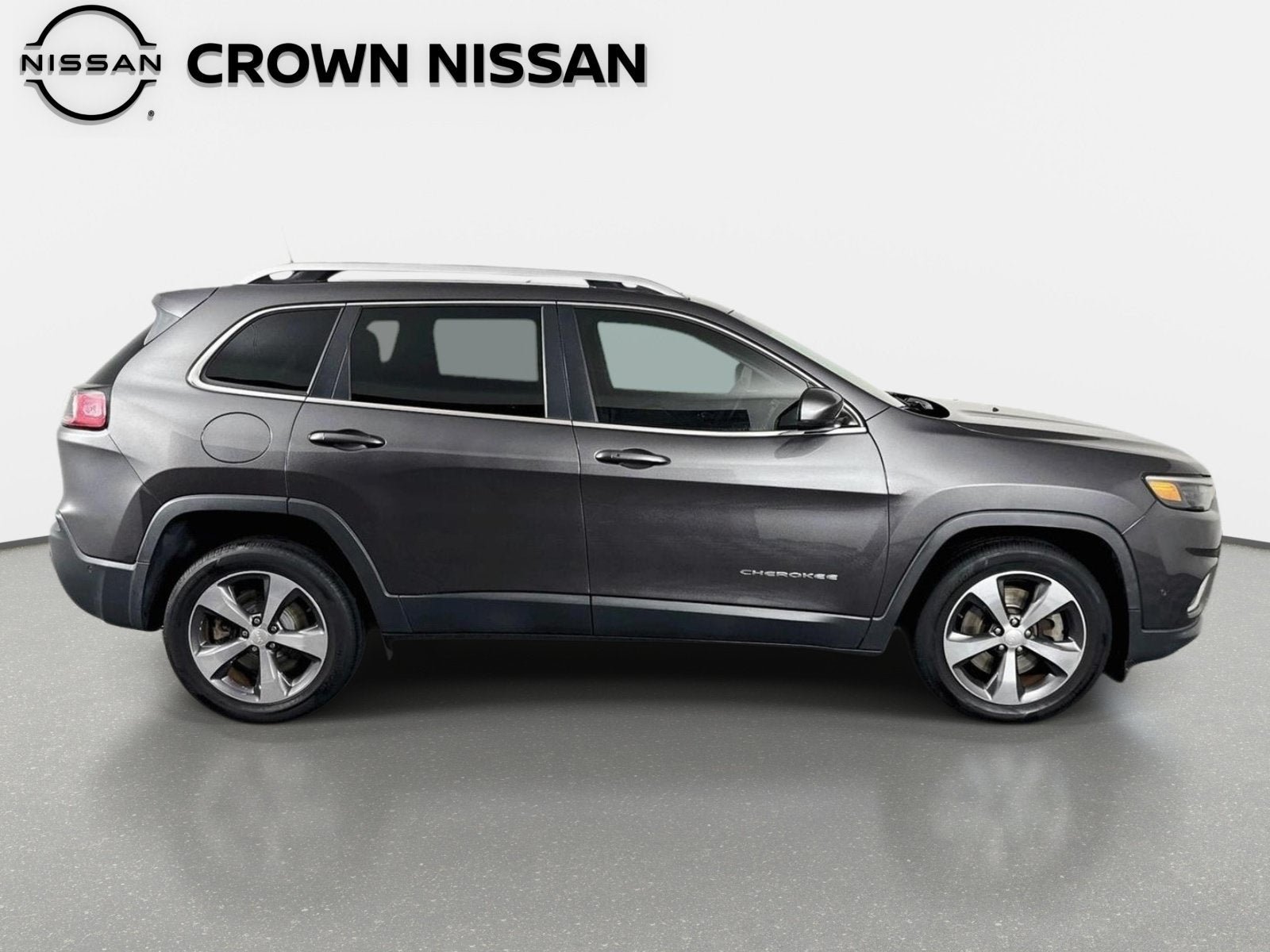 Used 2019 Jeep Cherokee Limited w/ Technology Group FWD image 5